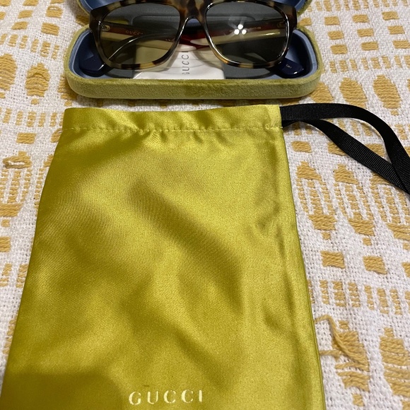 Gucci Sunglasses - Picture 2 of 6